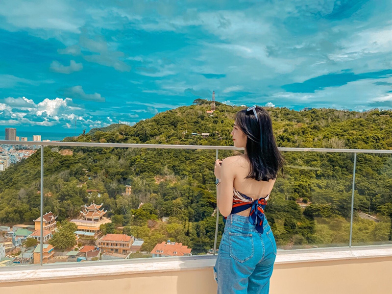 Chị Nhung Trần